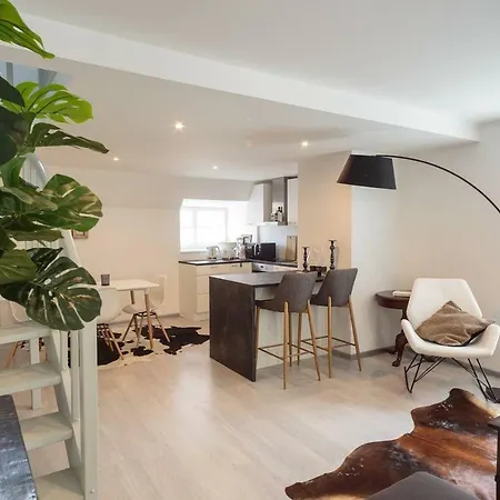 Luxury Penthouse With Terrace & Sauna In Old Town Lägenhet